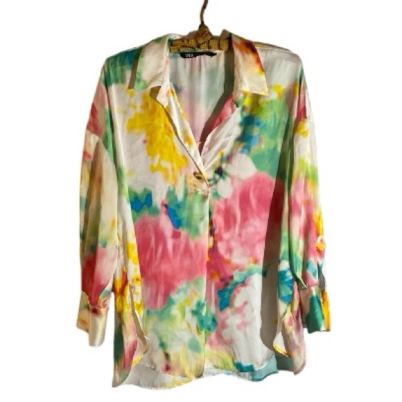 Zara Tops - ZARA WATERCOLOR BLOUSE PULLOVER GOLD BUTTON ACCENTS SIDE SLITS POINT COLLAR MED